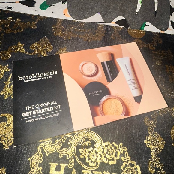 New in box color Medium beige 12
Four piece Bareminerals mineral makeup kit. - Picture 1 of 12